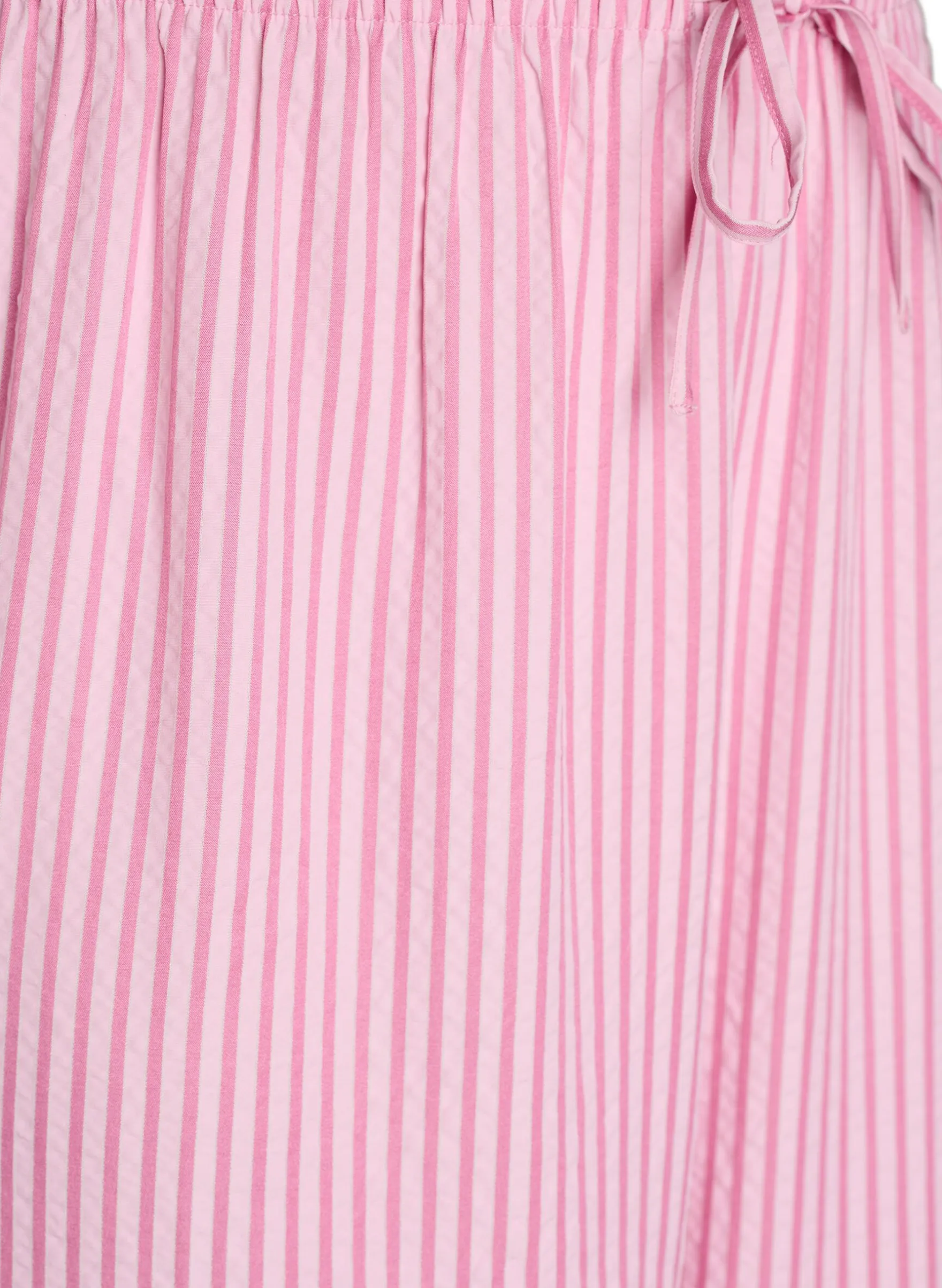 Lockere Pyjamahose aus Seersucker mit hoher Taille