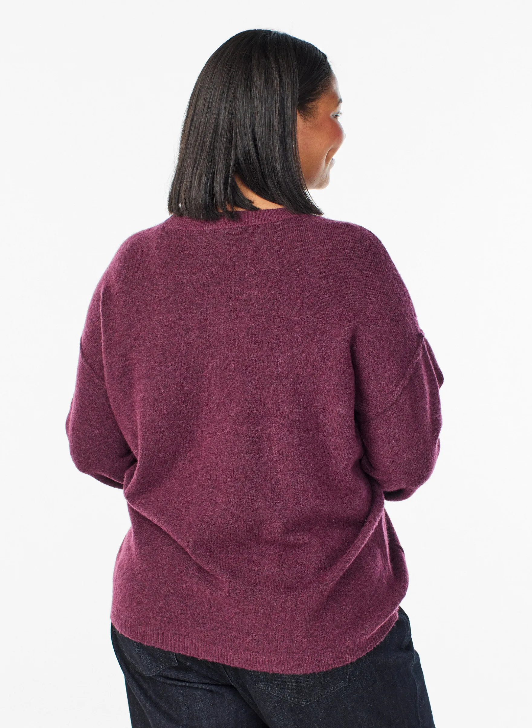 Lockerer Strickpullover mit Kontrastnähten