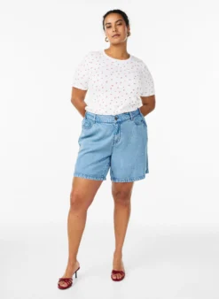 Locker geschnittene Jeansshorts mit hoher Taille