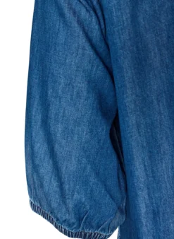 Maxikleid aus Denim mit gerüschten Stufen