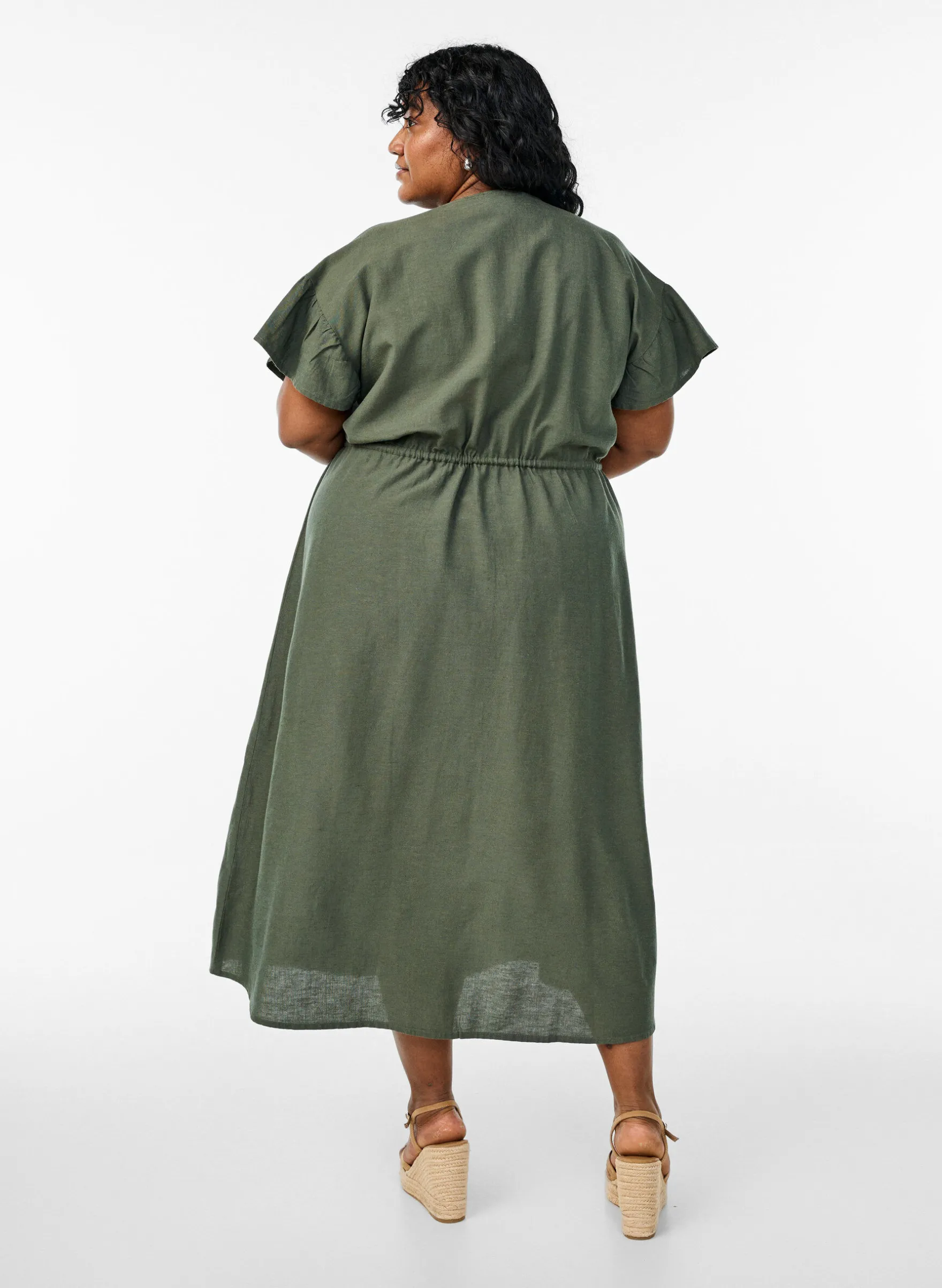 Maxi-Kleid mit Knöpfen und Bindegürtel