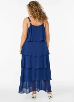 Maxikleid mit Rüschen-Volants und abnehmbarem Cape