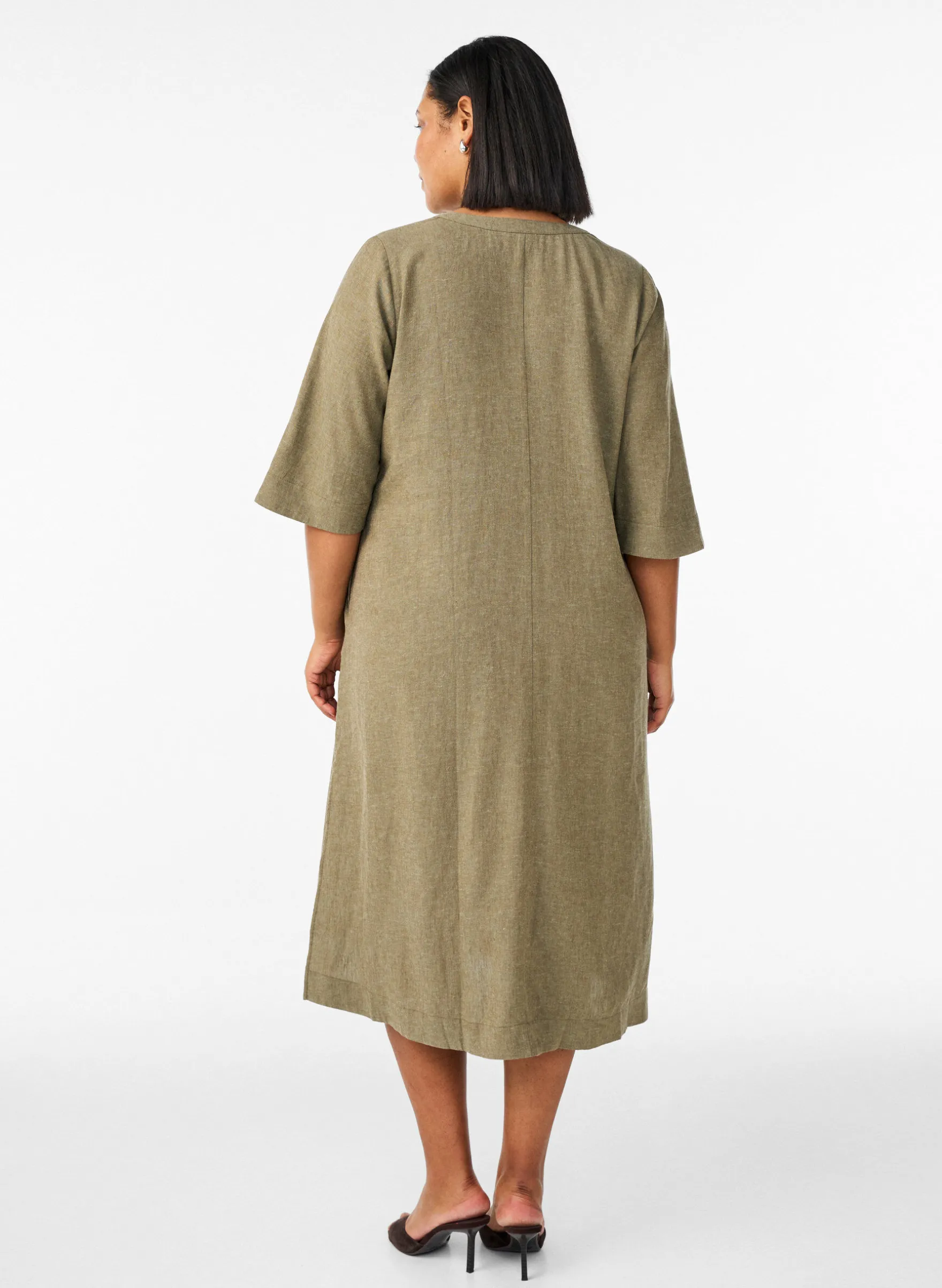 Midikleid aus Leinen und Viskose mit 1/2-Ärmeln