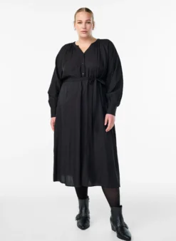 Midikleid mit Knopfleiste und Bindegürtel