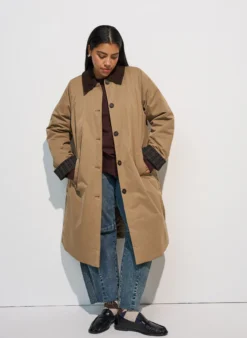 Mittellange Jacke mit Cordkragen