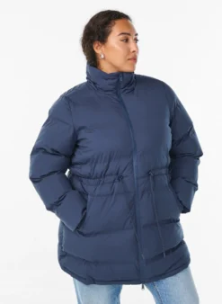 Mittellange Pufferjacke mit verstellbarer Taille
