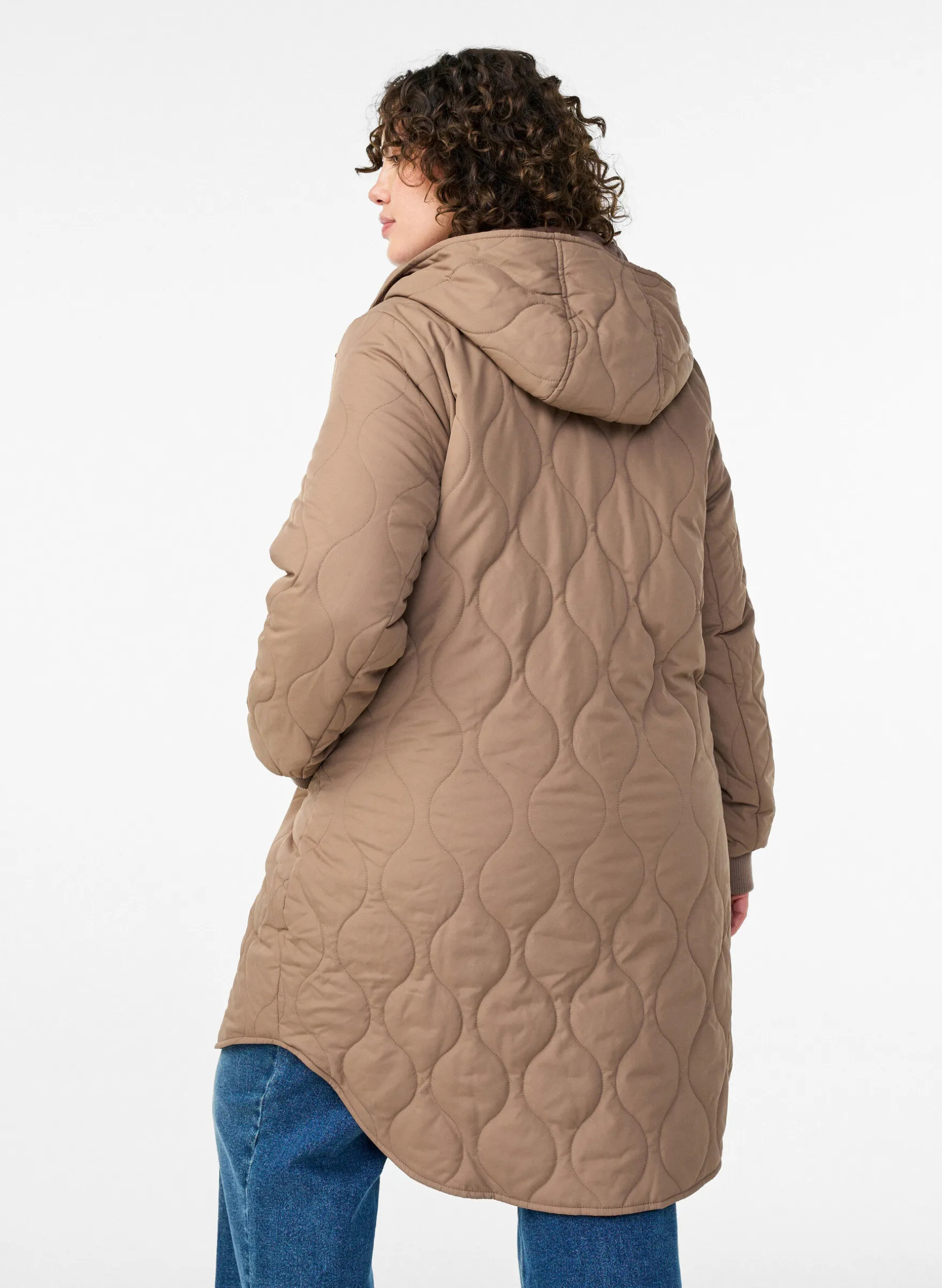 Mittellange Steppjacke mit Kapuze