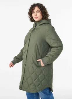 Mittellange Steppjacke mit Kapuze