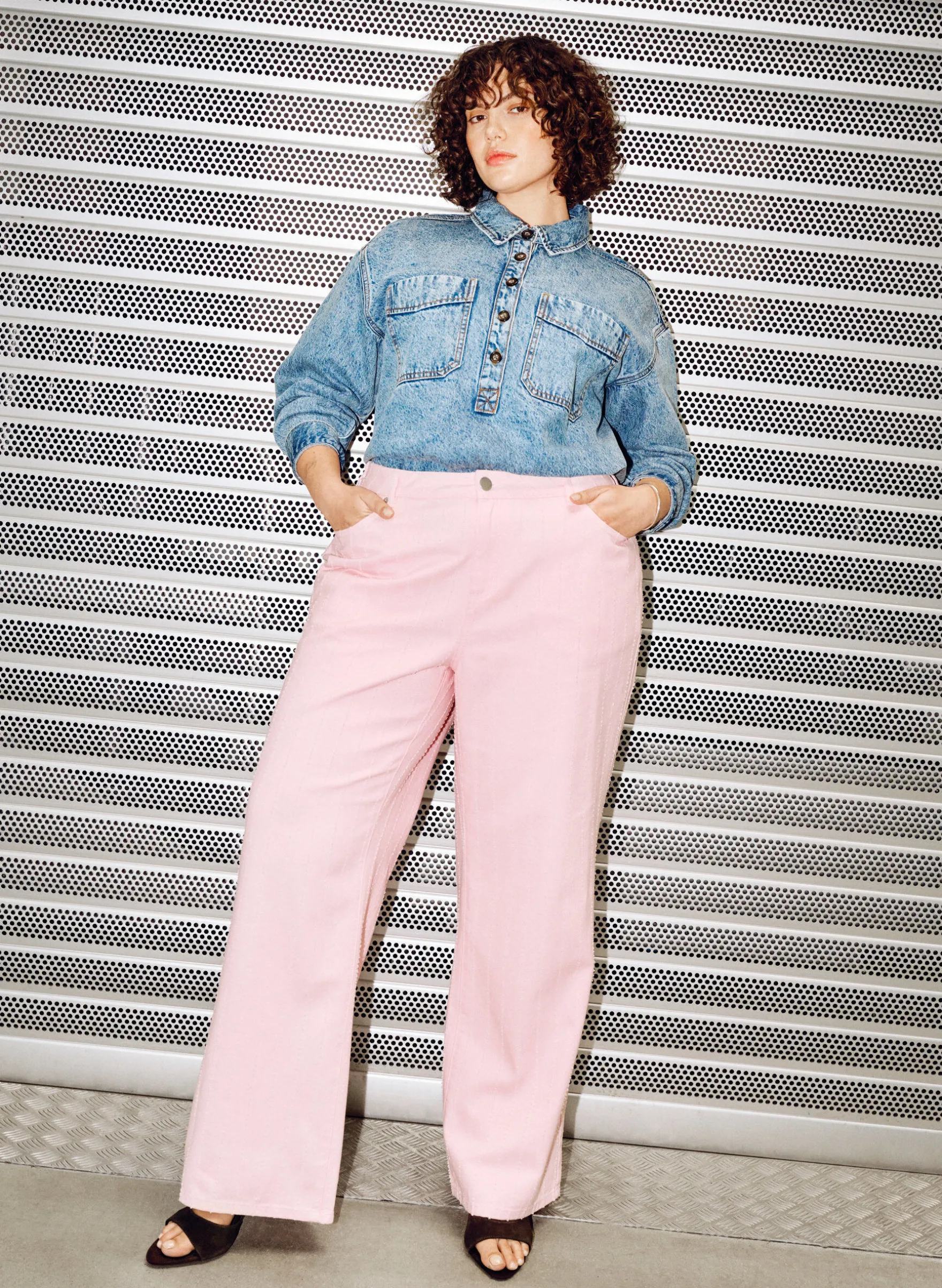 Myra Jeans aus farbigem Denim mit weiter Passform und strukturiertem Muster