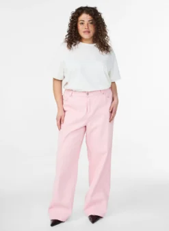 Myra Jeans aus farbigem Denim mit weiter Passform und strukturiertem Muster