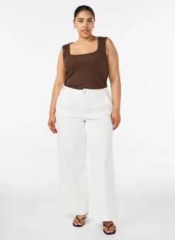 Myra Jeans mit hoher Taille und weiter Passform