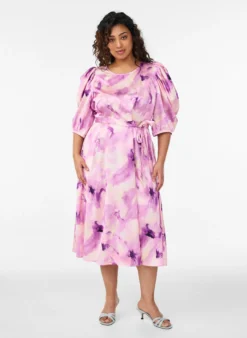 Partykleid mit kurzen Ärmeln und Bindegürtel