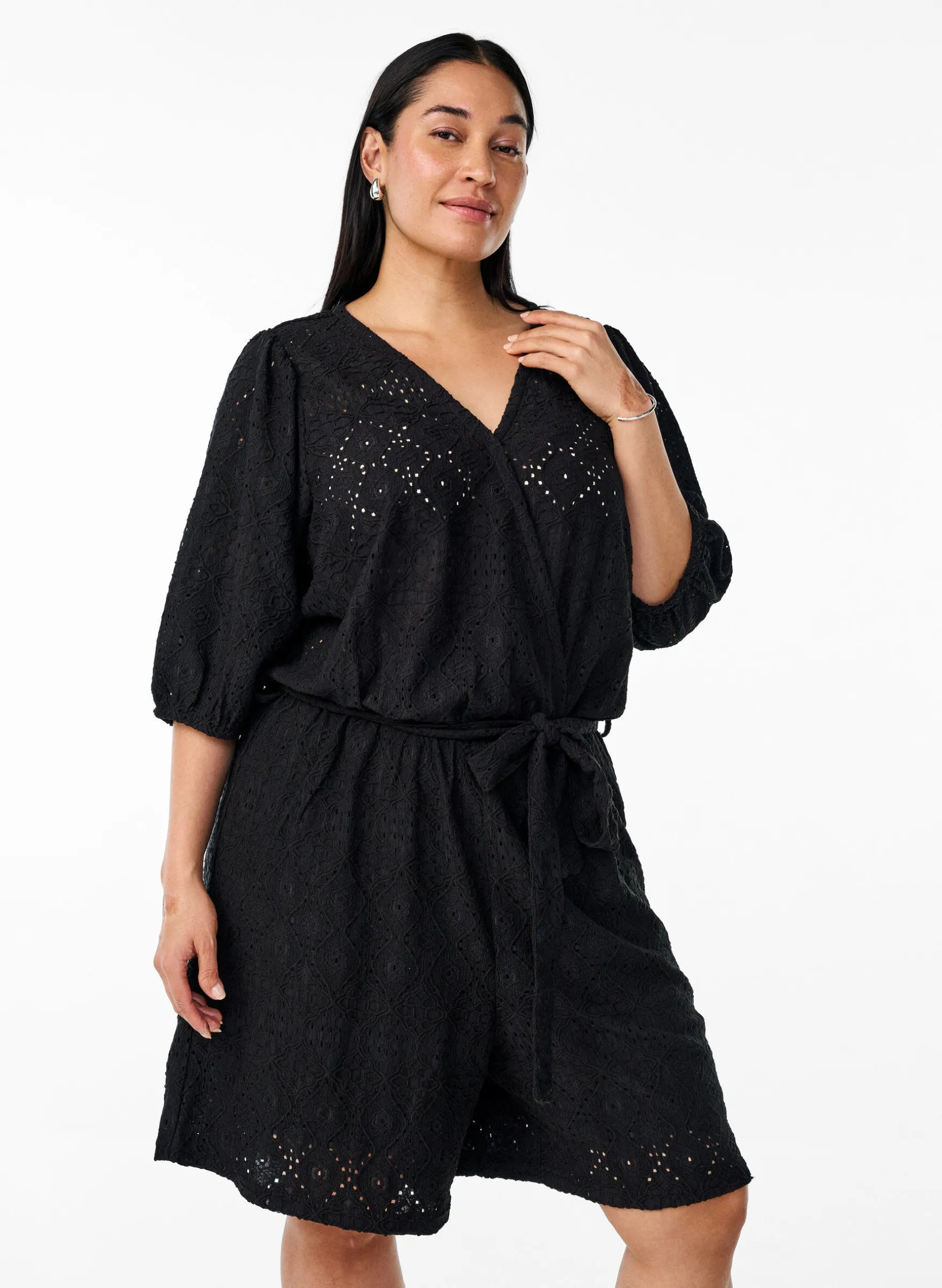 Playsuit mit kurzen Ärmeln und Bindegürtel