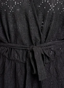 Playsuit mit kurzen Ärmeln und Bindegürtel