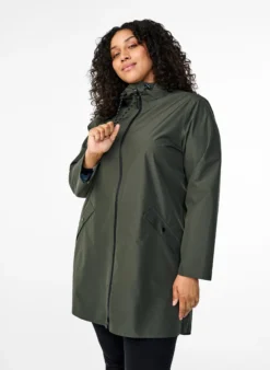 Regenjacke mit Taschen und Kapuze
