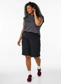 Ärmellose Jerseybluse mit Schulterpolstern.