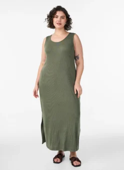 Ärmelloses geripptes Kleid aus Viskose