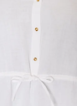 Ärmelloses Kleid aus Baumwoll-Musselin mit Bindeband