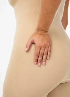 Shapewear-Body mit Öffnung im Schritt