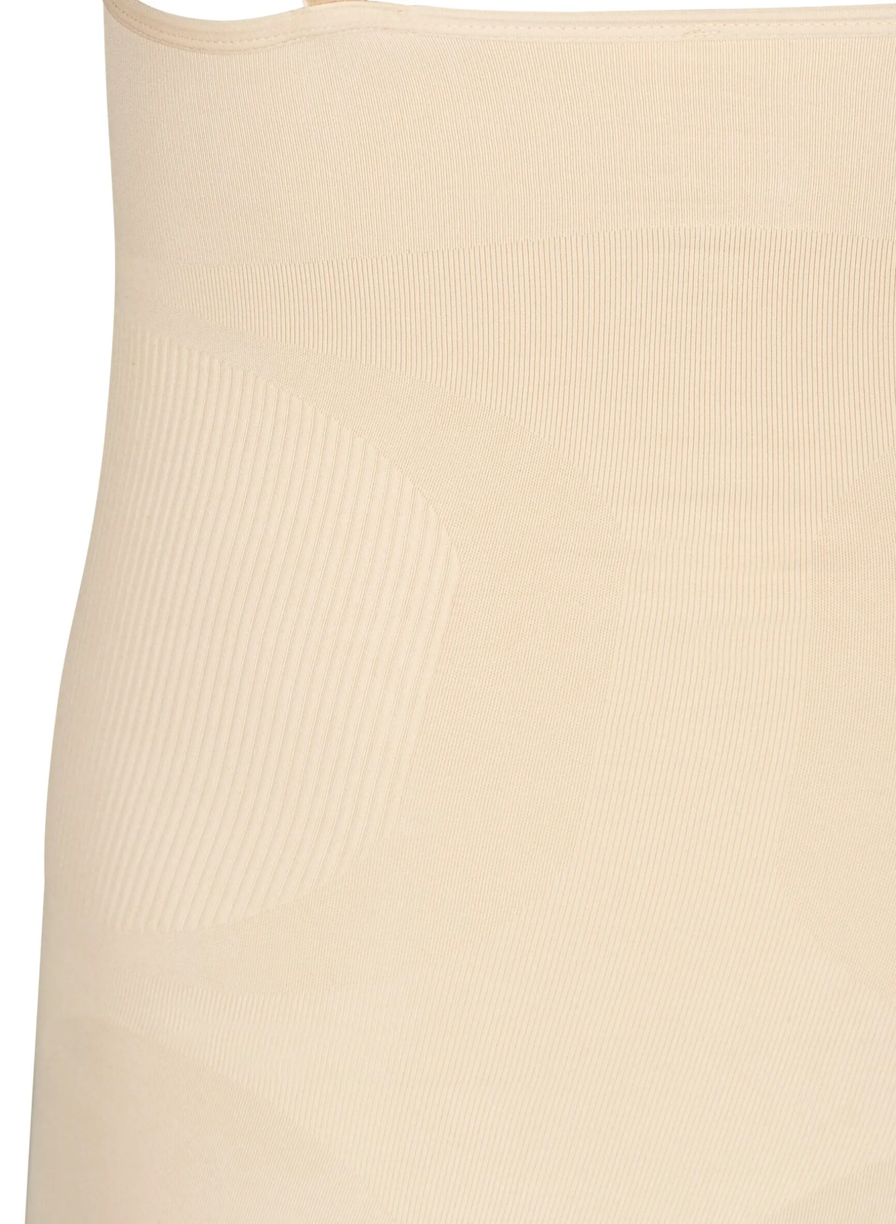 Shapewear Kleid mit breiten Trägern.