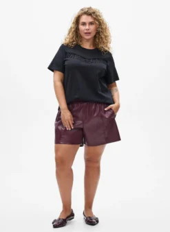 Shorts aus Kunstleder mit elastischem Bund