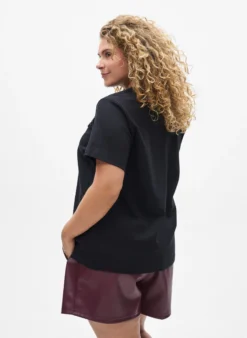 Shorts aus Kunstleder mit elastischem Bund