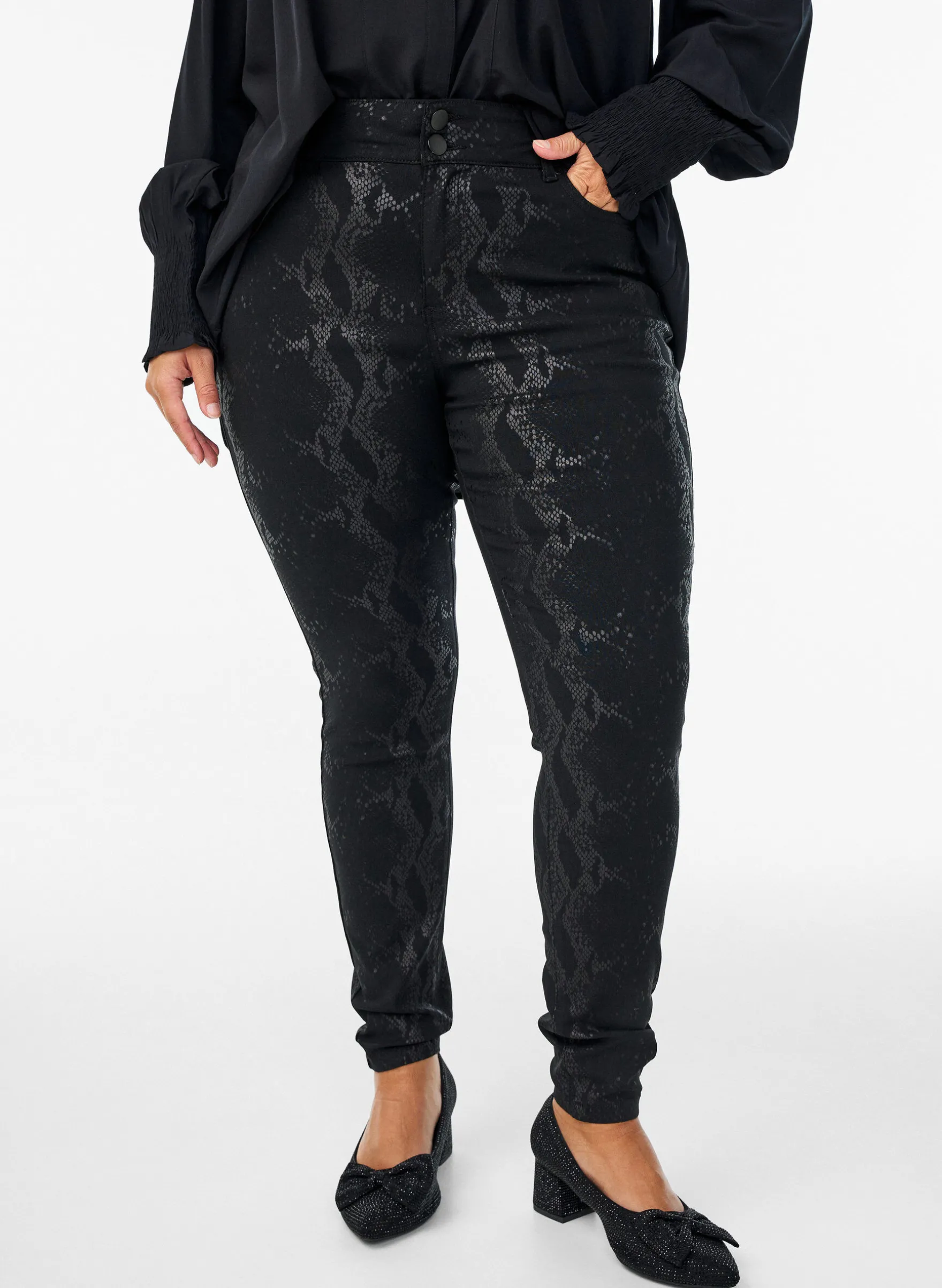 Slim-fit-Hose mit Schlangenmuster