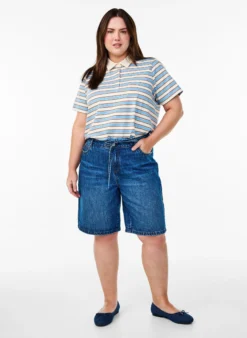Slim fit Jeansshorts mit Bindegürtel