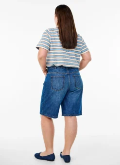 Slim fit Jeansshorts mit Bindegürtel