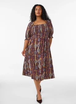 Sommerkleid aus Viskose mit Paisleymuster