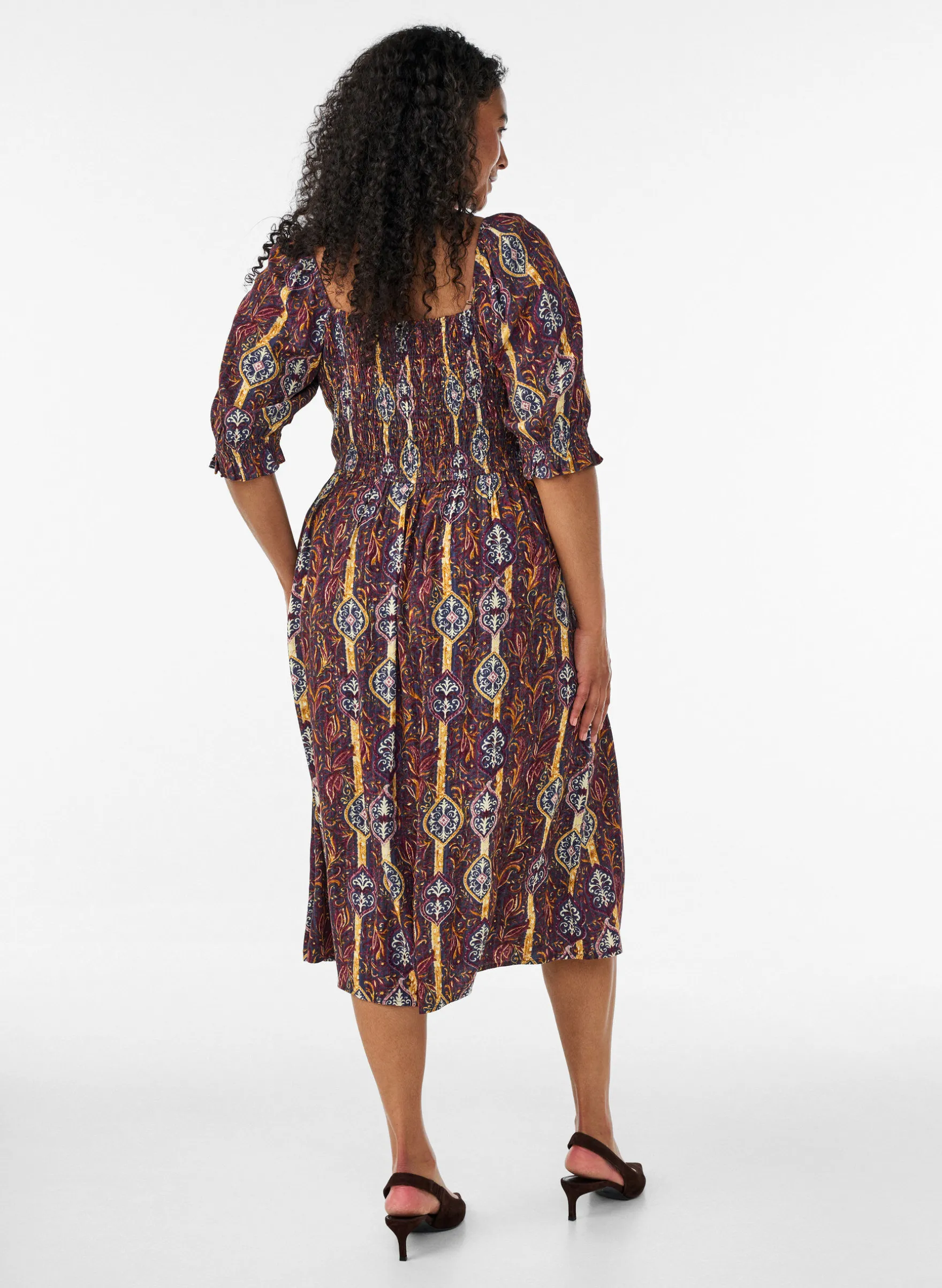 Sommerkleid aus Viskose mit Paisleymuster