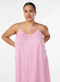 Sommerkleid mit Streifen und A-Linie