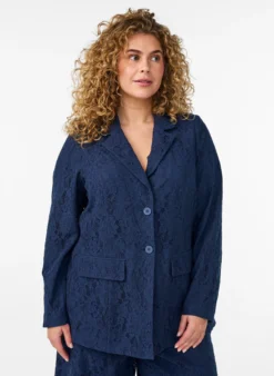 Spitzenblazer mit Knopfverschluss