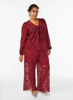 Spitzenhose mit hoher Taille und Taschen