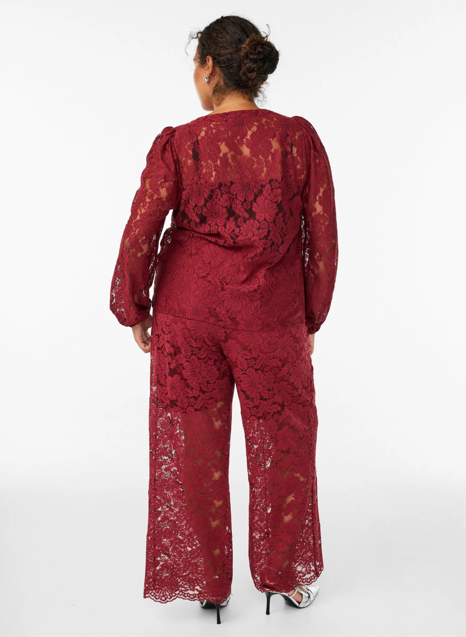 Spitzenhose mit hoher Taille und Taschen