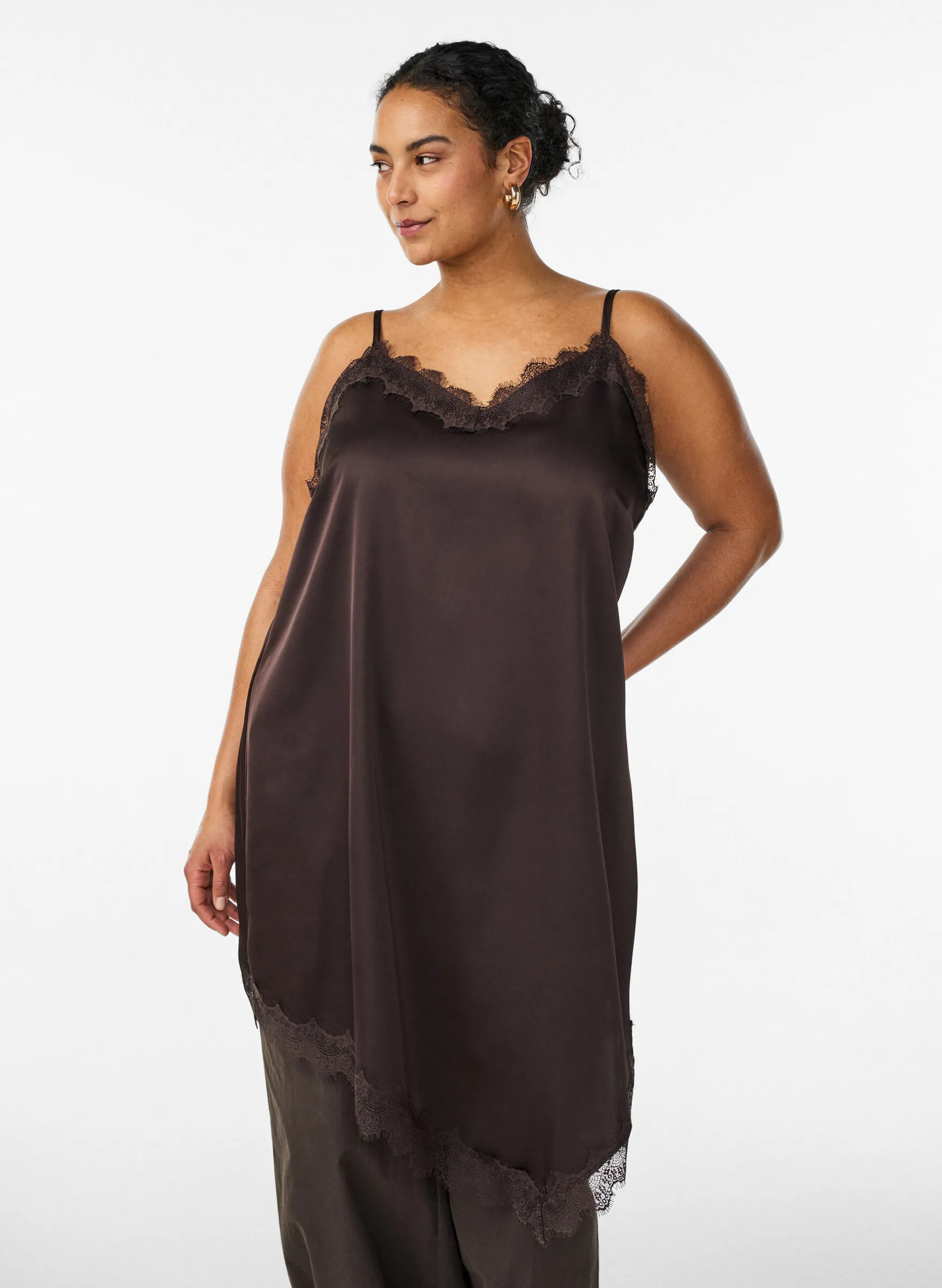 Spitzenkleid in Satinoptik
