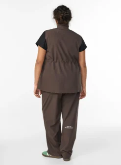 Sportliche Hose mit hoher Taille und geraden Beinen