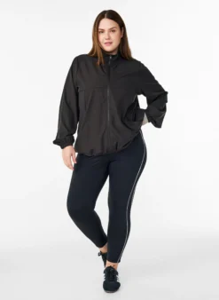 Sportliche Leichtjacke mit hohem Kragen und Taschen