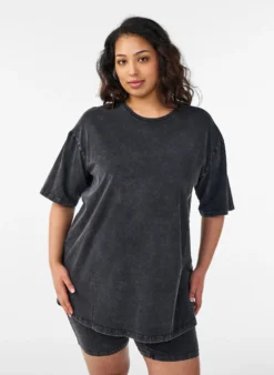 Sportliches T-Shirt aus Baumwolle mit Washed-Effekt