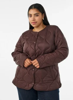 Steppjacke mit Druckknöpfen und Rundhalsausschnitt