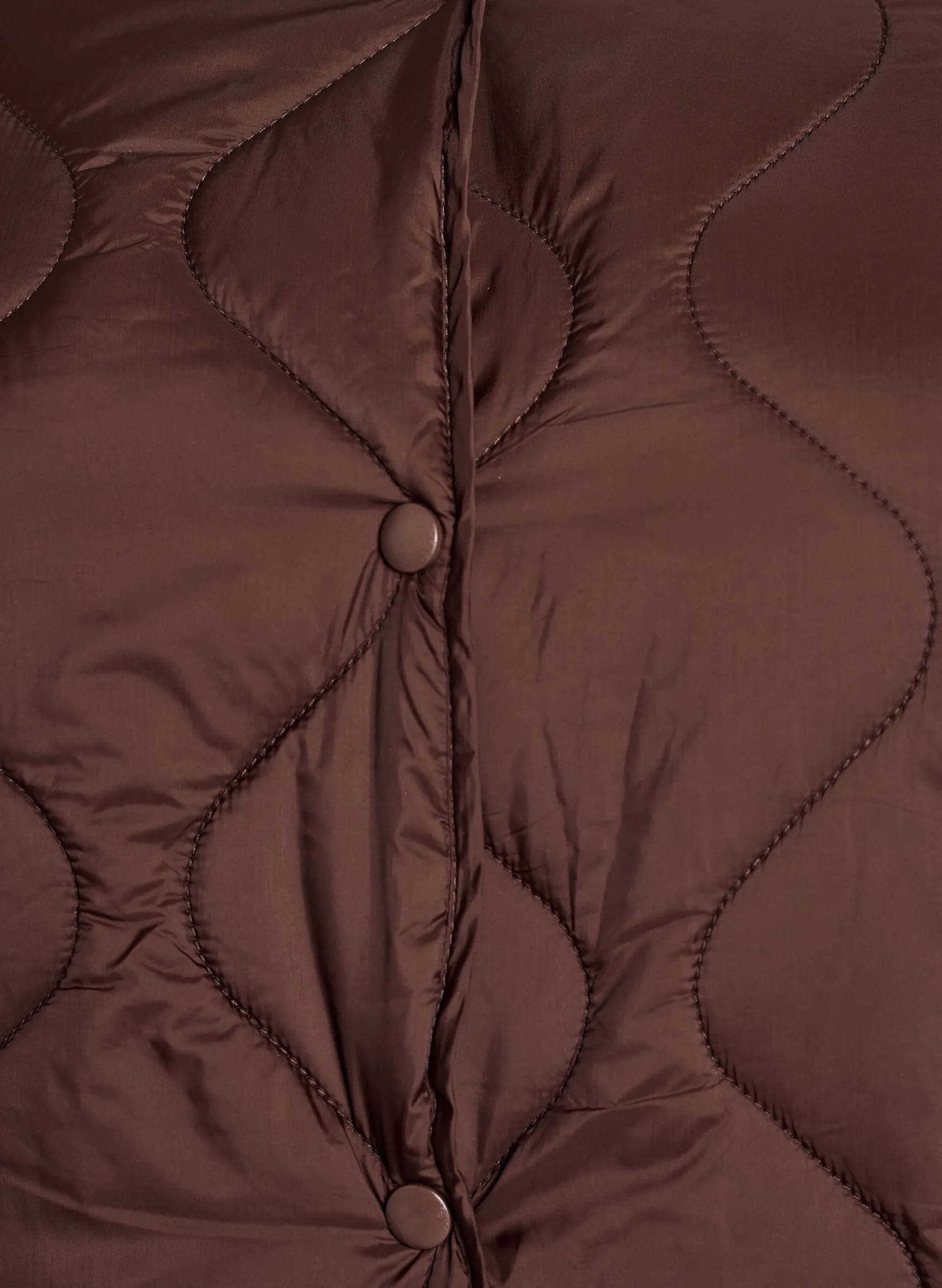 Steppjacke mit Druckknöpfen und Rundhalsausschnitt