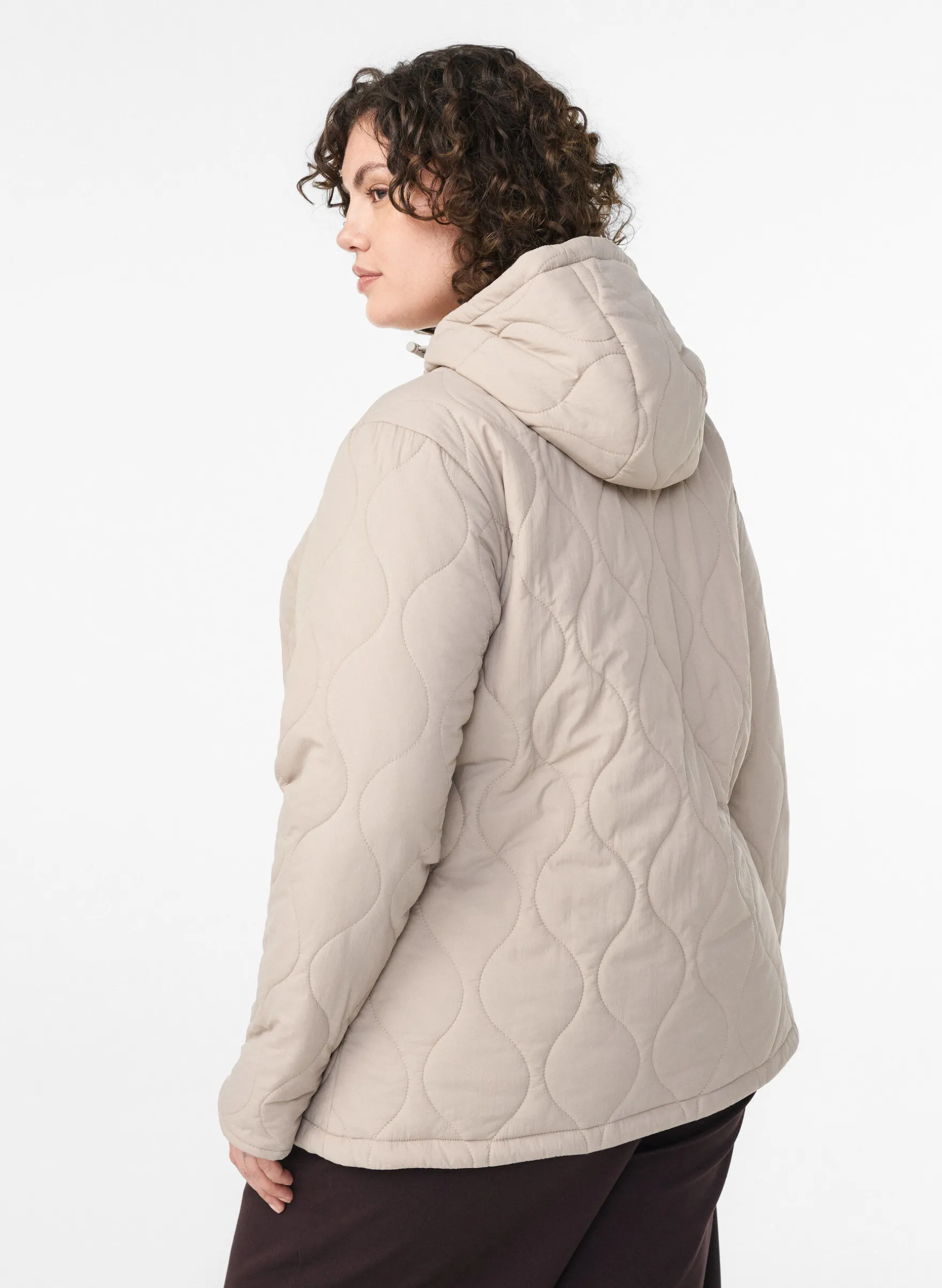 Steppjacke mit Kapuze und Taschen
