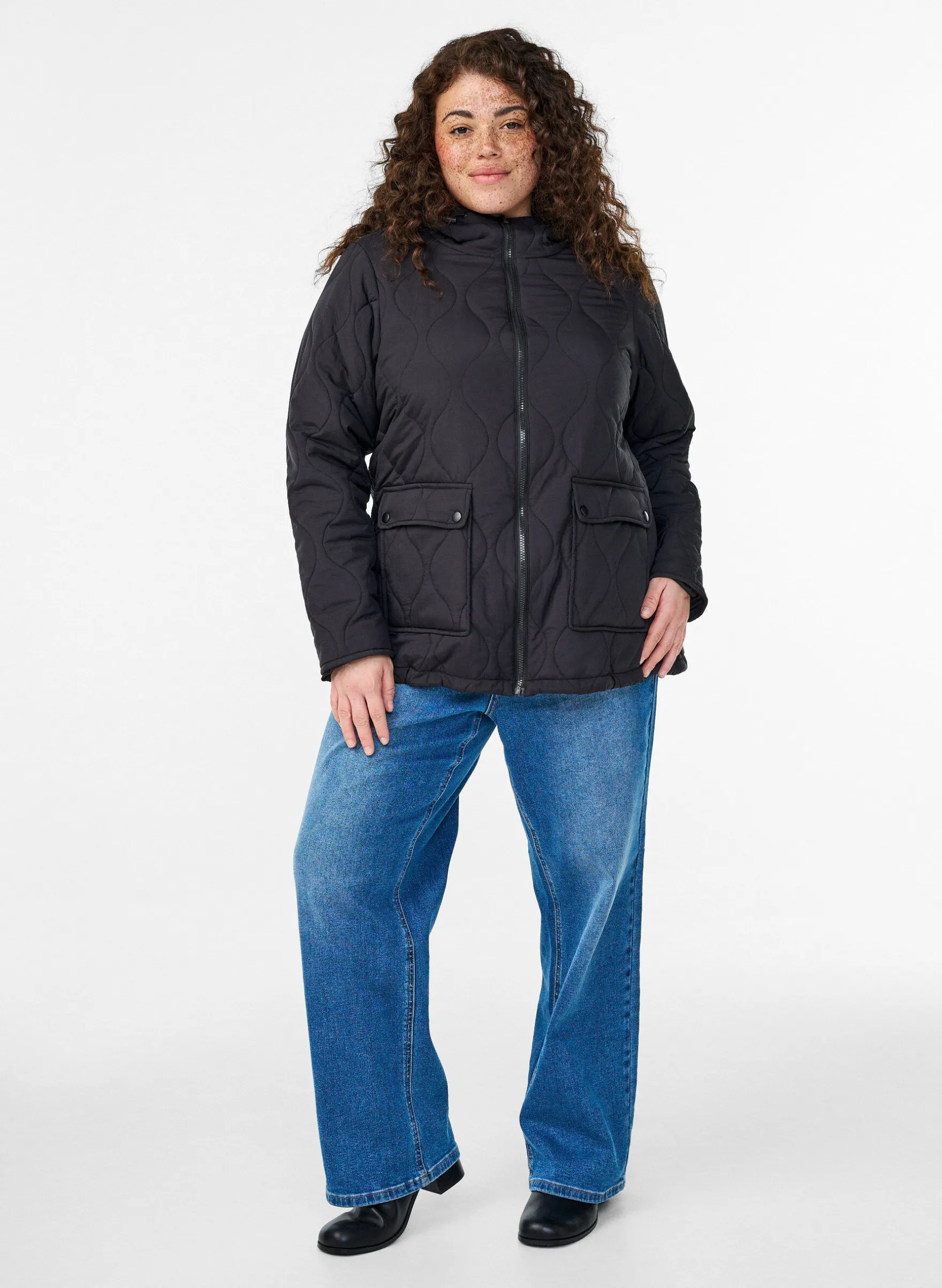 Steppjacke mit Kapuze und Taschen