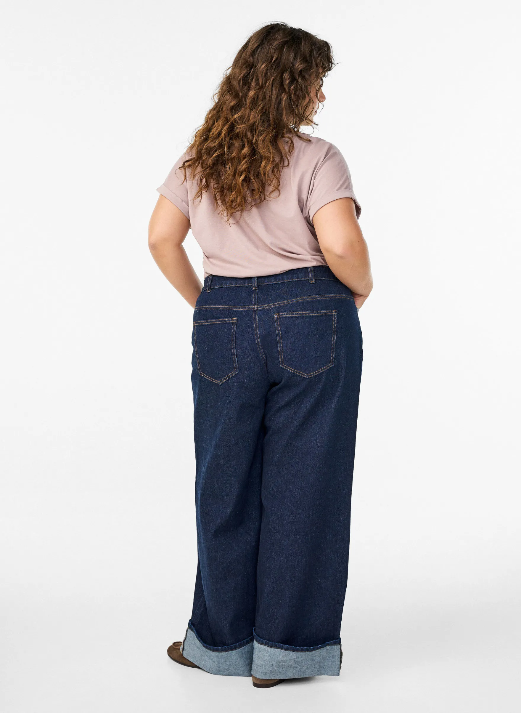 Straight-Fit-Jeans mit weitem Bein und Umschlag