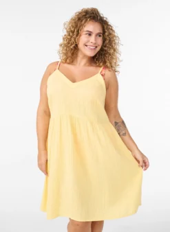 Strandkleid aus Baumwolle mit schmalen Trägern