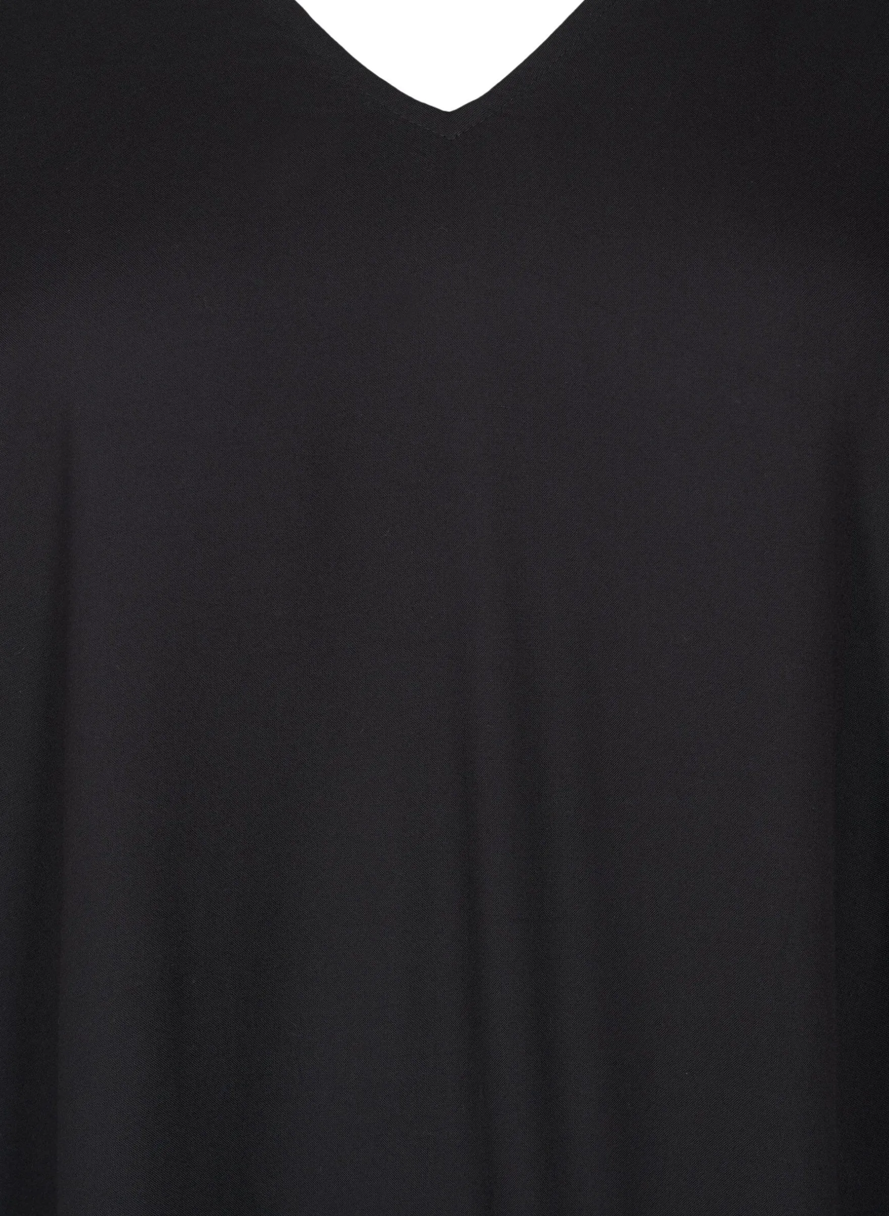 Strandkleid aus Viskose mit Schulterdetail