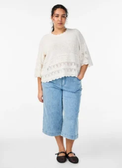 Strickbluse mit Lochstickerei und 1/2-Ärmeln