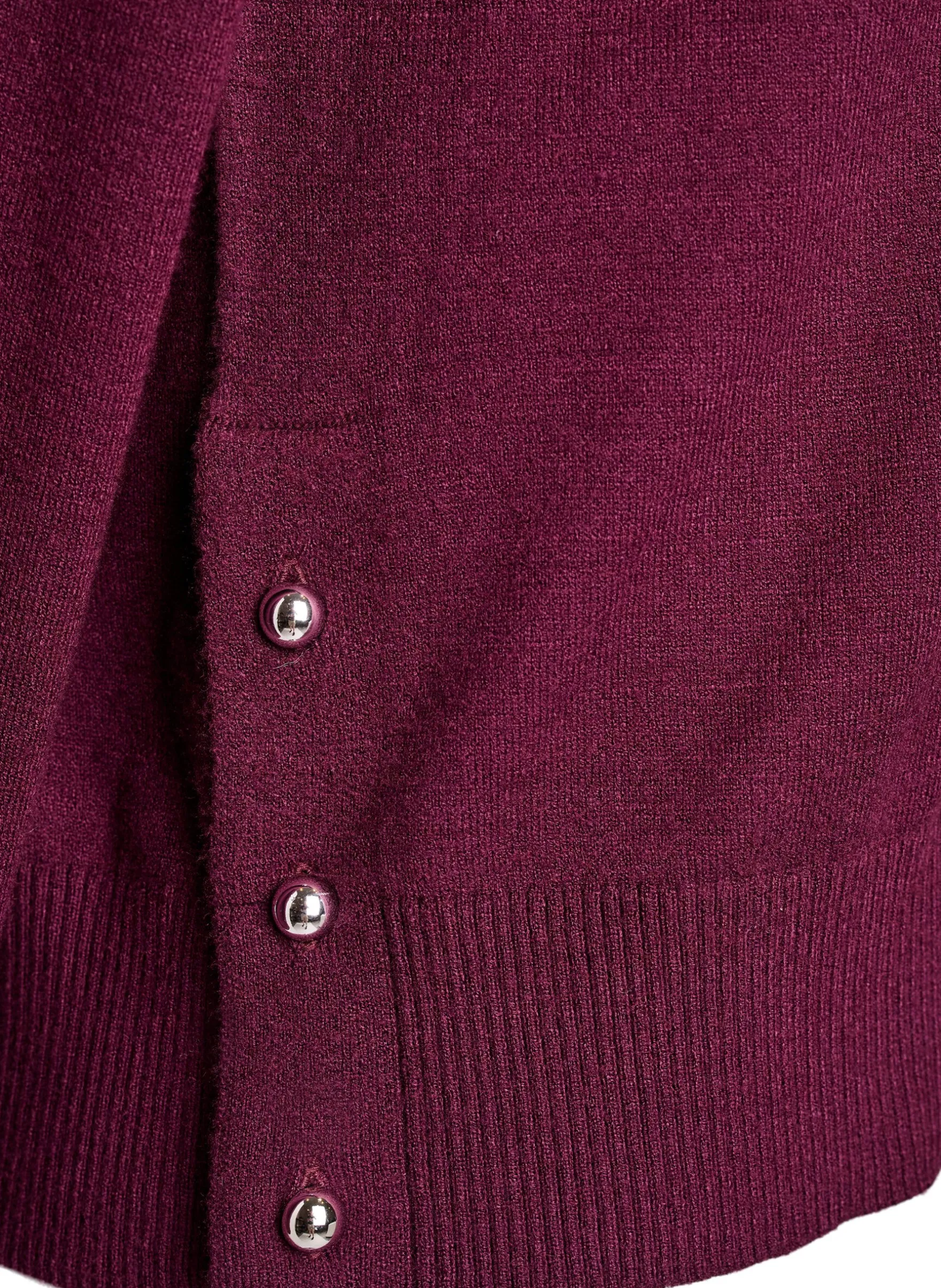 Strickbluse mit Rollkragen und seitlichen Knöpfen