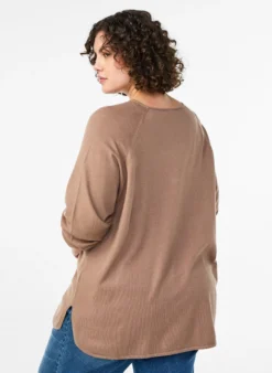 Strickbluse mit Rundhalsausschnitt und Strickmuster