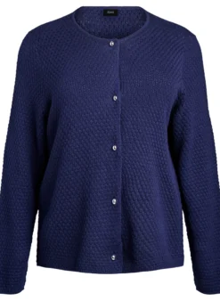 Strickjacke aus Strukturstrick mit kugelförmigen Knöpfen